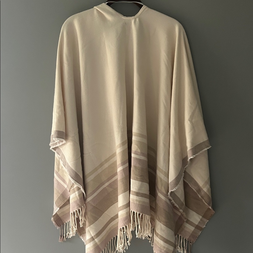Abercrombie & Fitch Cream and Tan Fringe Shawl - Picture 4 of 5